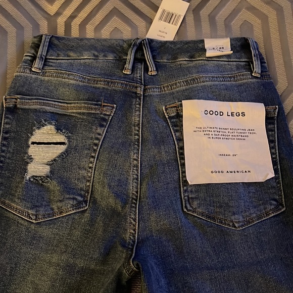 Good American Jeans - Picture 4 of 5